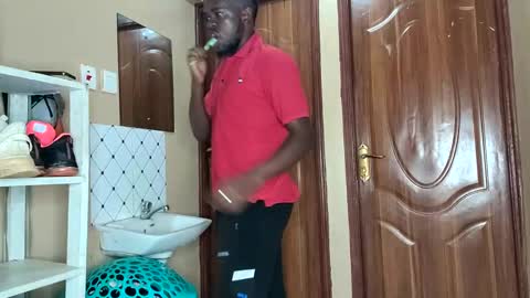 Snapshot of sharmly chatting on 12.31.24 Sharmly online show from 12.31.24