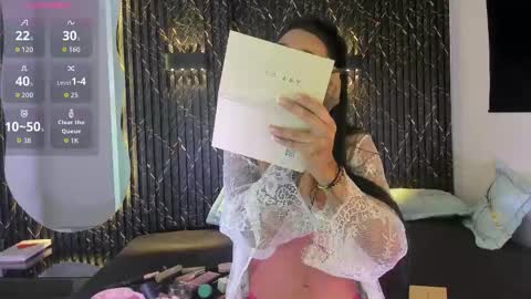 Snapshot of sharonttaylor chatting on 10.27.25 SHARON TAYLOR online show from 10.27.25