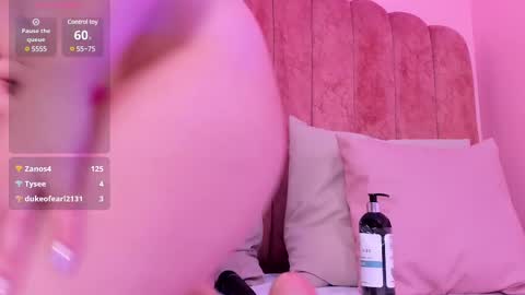 Snapshot of shatall_rouge chatting on 01.27.25 Shantall online show from 01.27.25