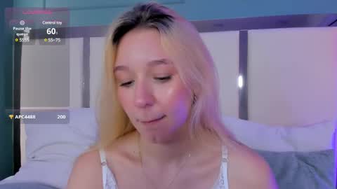 Snapshot of shatall_rouge chatting on 02.25.25 Shantall online show from 02.25.25