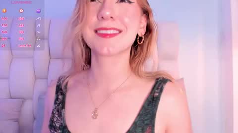 Snapshot of shatall_rouge chatting on 11.09.25 Shantall online show from 11.09.25