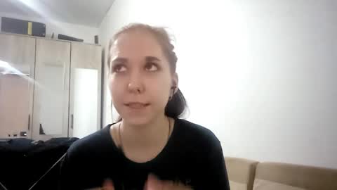 Annette online show from 12.22.25