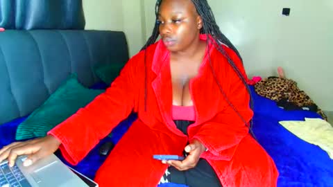 shee13 online show from 10.26.25