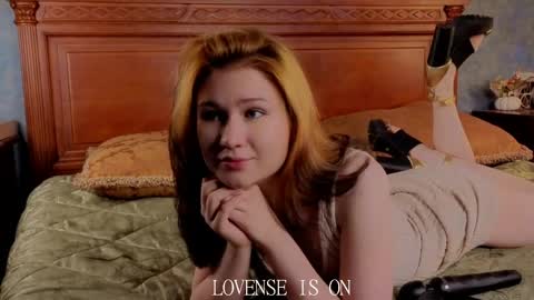 Snapshot of sheliamuyres chatting on 05.17.26 Lina online show from 05.17.26