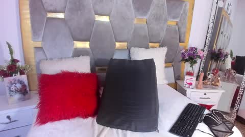 Snapshot of shellbydior chatting on 02.07.25 shellbydior online show from 02.07.25