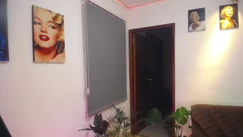 Snapshot of shellsy_hans chatting on 02.20.25 Shellsy H online show from 02.20.25