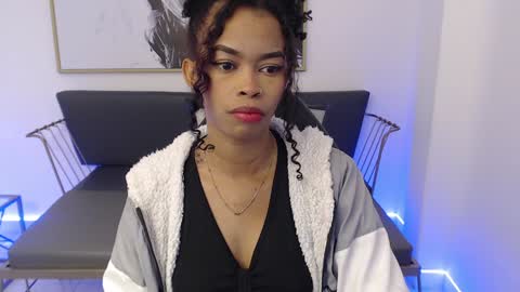 Snapshot of shenna_brunette_ chatting on 12.19.24 Shenna online show from 12.19.24