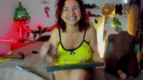 Snapshot of sherahade chatting on 12.21.24 shera hade online show from 12.21.24