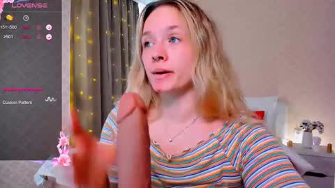 Snapshot of sherill_brill chatting on 03.09.25 Sheril online show from 03.09.25