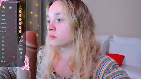 Snapshot of sherill_brill chatting on 03.09.25 Sheril online show from 03.09.25