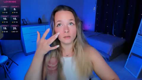 Snapshot of sherill_brill chatting on 10.08.25 Sheril online show from 10.08.25