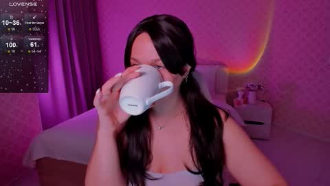 Snapshot of sherill_brill chatting on 10.15.25 Sheril online show from 10.15.25