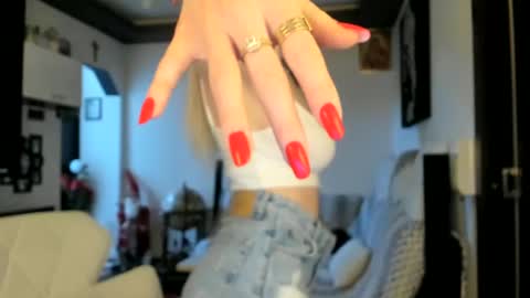 Snapshot of sherlylov chatting on 12.20.24 Edaline online show from 12.20.24