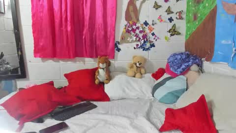 Snapshot of sherlyn_fox69 chatting on 12.02.25 Maria Saenz online show from 12.02.25