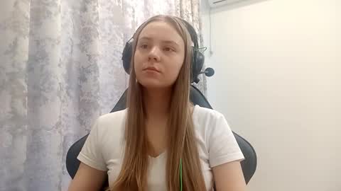 Lisa online show from 12.21.25