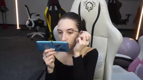 Snapshot of sheryl_elegance chatting on 10.04.25 Sheryl online show from 10.04.25