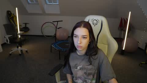 Snapshot of sheryl_elegance chatting on 11.18.25 Sheryl online show from 11.18.25