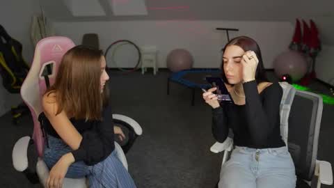 Snapshot of sheryl_elegance chatting on 11.26.25 Sheryl online show from 11.26.25