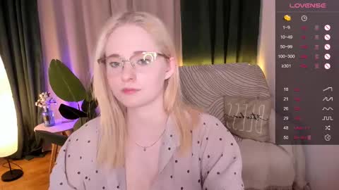 Hello guys my name is Aemilia online show from 03.04.25