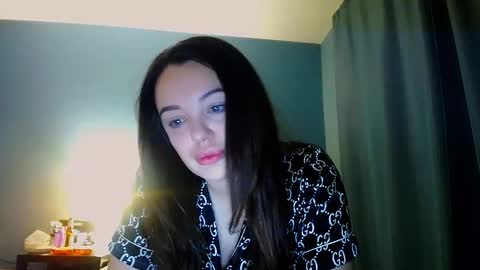 Vikki online show from 11.21.25