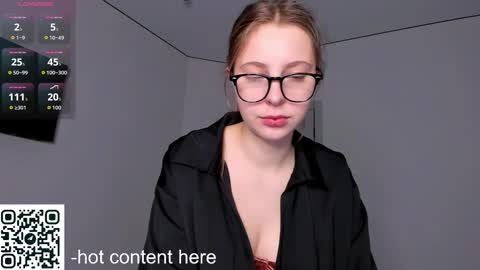 Snapshot of shh_sun chatting on 02.28.26 Sun and Gangster online show from 02.28.26