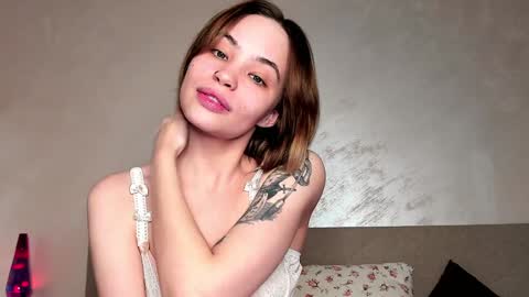 Snapshot of shinelina chatting on 12.21.24 Lina online show from 12.21.24