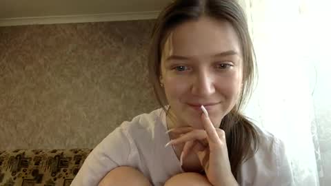 Snapshot of shining_pearl chatting on 03.10.25 Jesica online show from 03.10.25