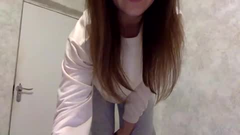 Snapshot of shining_pearl chatting on 10.06.25 Jesica online show from 10.06.25