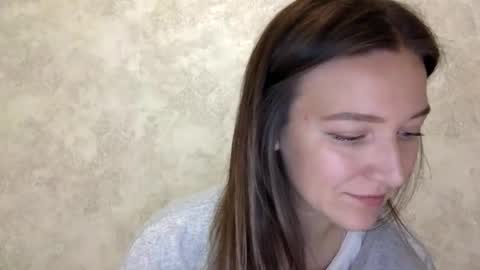 Snapshot of shining_pearl chatting on 10.21.25 Jesica online show from 10.21.25