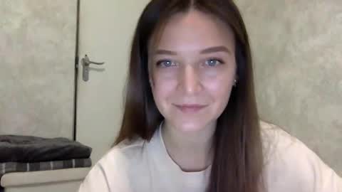 Snapshot of shining_pearl chatting on 11.05.25 Jesica online show from 11.05.25