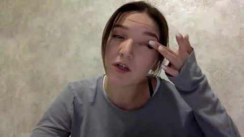 Snapshot of shining_pearl chatting on 12.04.25 Jesica online show from 12.04.25