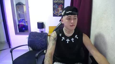 Snapshot of shining_star69 chatting on 11.15.25 shining_star69 online show from 11.15.25