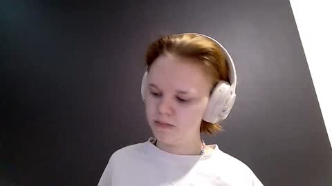 Snapshot of shinpestano chatting on 02.10.26 Emma online show from 02.10.26