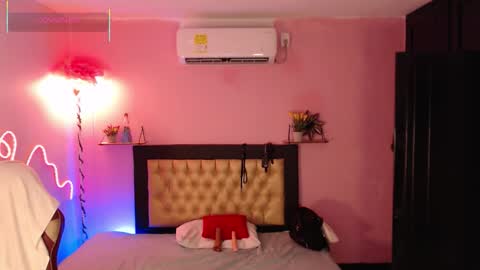 Snapshot of shiny_ela_ chatting on 02.09.26 Ela 3 online show from 02.09.26