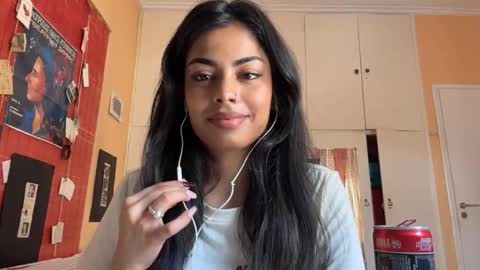 Snapshot of shirleendurrah chatting on 05.07.26 Karin online show from 05.07.26