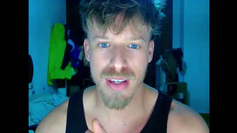 Snapshot of shirtless_dj chatting on 11.20.25 Cick Goreskin online show from 11.20.25