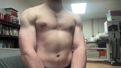 shirtlesshunk15 online show from 04.20.26