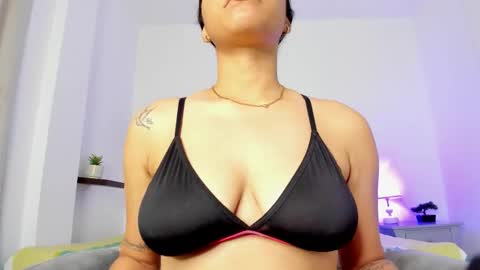 shizuka 11  online show from 10.17.25