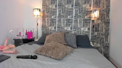 SHOFIA online show from 02.16.25