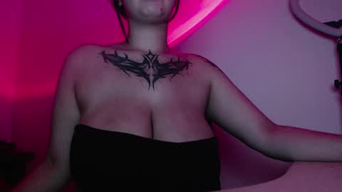 Shopie Hank  online show from 12.02.24