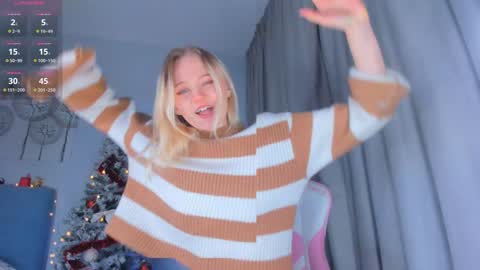 Snapshot of showmejenny chatting on 01.02.25 jennywoody online show from 01.02.25