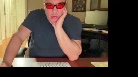 Chicago Guy online show from 04.18.26