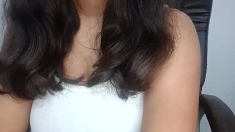 Snapshot of shreya_0 chatting on 12.16.25 shreya_0 online show from 12.16.25