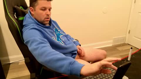 Snapshot of shroomhead5 chatting on 03.10.25 shroom online show from 03.10.25