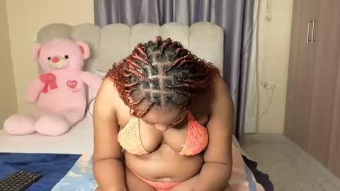 Snapshot of shugacubee chatting on 03.28.26 EVA online show from 03.28.26