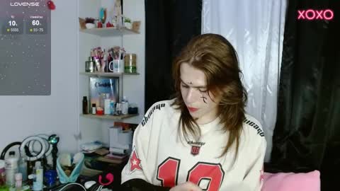 Snapshot of shun_sun chatting on 12.16.24 Shun White online show from 12.16.24