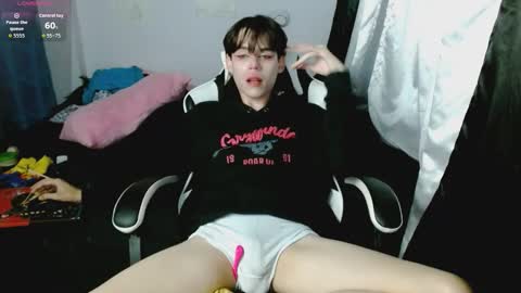 Snapshot of shun_sun chatting on 01.15.26 Shun White online show from 01.15.26