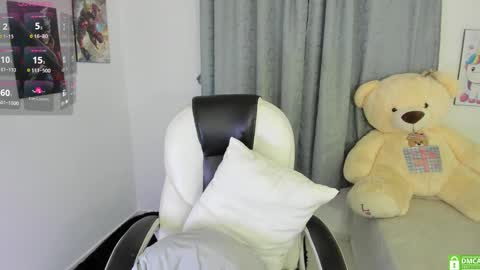 Snapshot of shy_angel4 chatting on 02.05.25 Nahomy online show from 02.05.25