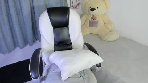 Snapshot of shy_angel4 chatting on 03.11.25 Nahomy online show from 03.11.25