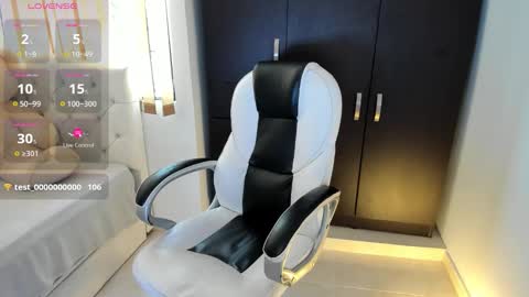 Snapshot of shy_angel4 chatting on 10.02.25 Nahomy online show from 10.02.25